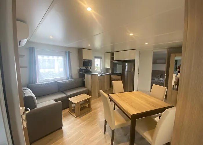 Mobil Home Au Camping La Reserve 4 Etoile